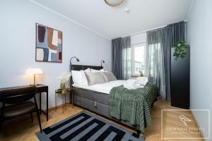 Luxury 2BR with Sauna, Work Station, City Center