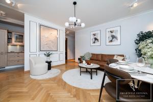 Luxury 2BR with Sauna, Work Station, City Center