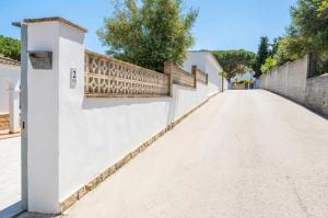 3 Bedrooms Villa,Pool, Spacious Garden & Parking ONLY FAMILIES - SÓLO FAMILIAS