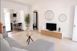 3 Bedrooms Villa,Pool, Spacious Garden & Parking ONLY FAMILIES - SÓLO FAMILIAS