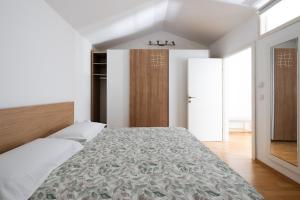 City center apartment with free parking