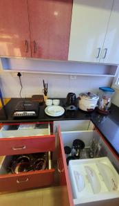 spacious 2BR 2 bath, parking, AC, OMR main rd