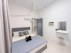 Air Putih 4R3B Homestay Double storey corner Lot