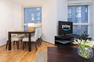 Modern 2BR in Rotermanni, EV parking garage, 5 guests