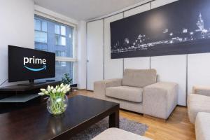 Modern 2BR in Rotermanni, EV parking garage, 5 guests