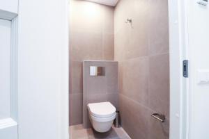 Stylish studio, private parking, washer & dryer