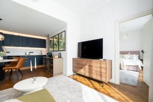 Top-Floor 1BR - Parking Garage - Breakfast station