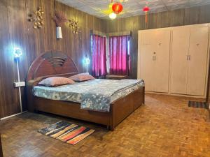 VHF guest house