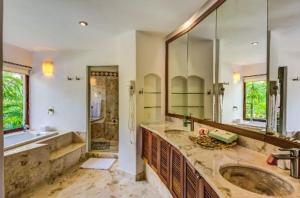 Zazil Ha Playa del Carmen -9 bedrooms for 20 guests