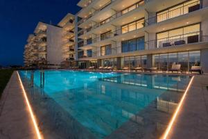 Bayline Condominium - Heated indoor Swimming pool - SPA - By Bedzy
