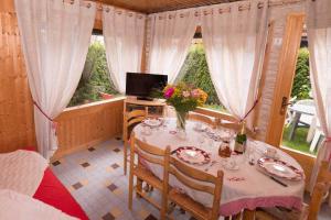 Chalets Le Petit Chalet : photos des chambres