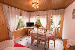 Chalets Le Petit Chalet : photos des chambres