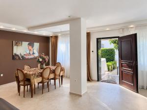 Blessings Apartment with Private Garden and Parking