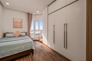 Luxury Sunset Riverside 2BR Mornachy Da Nang