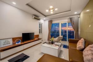Luxury Sunset Riverside 2BR Mornachy Da Nang