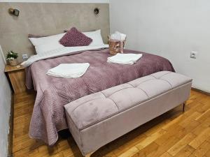 Apartment City center with workspace & wifi near Metro station