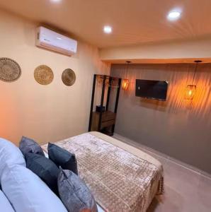 Jacuzzi y piscina, 8 habitaciones Medellín, Poblado