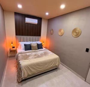 Jacuzzi y piscina, 8 habitaciones Medellín, Poblado