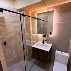 Jacuzzi y piscina, 8 habitaciones Medellín, Poblado