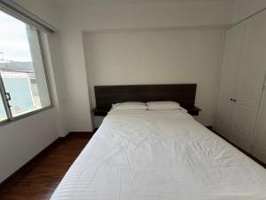 Bright 3bedroom apartment near Quicentro