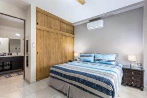 New 2 BR Condo with Private Terrace - BBQ