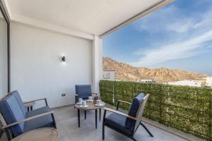 New 2 BR Condo with Private Terrace - BBQ
