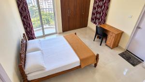Standard Waterfront Room with Balcony Marine Drive