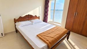 Standard Waterfront Room with Balcony Marine Drive