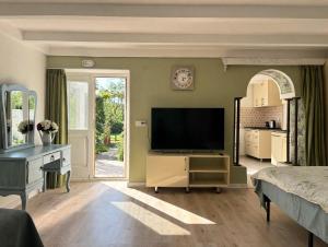 A beautiful apartment in Center of Khashuri - Free Parking, kitchen & Pet Friendly