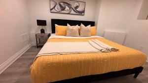Bright Downtown 1BR Free Parking & King Bed