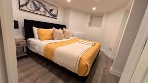 Bright Downtown 1BR Free Parking & King Bed