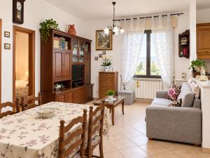 Nini House