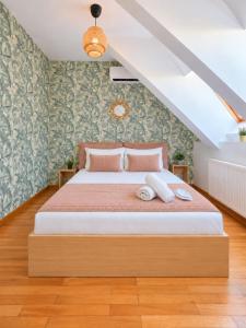 Central City Skylight Studio 26