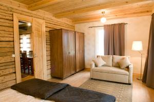 Ahmalammen mökkikylä