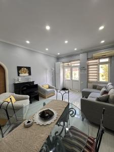 Cute Island House with Balcony within Walking Distance to the Beach