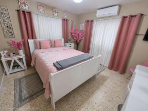 Siéntete Como en Casa! Espaciosa y Acogedora Tu Próxima Estancia Favorita Casa Acogedora Perfecta para Familias y Grupos Casa Privada Comodidad y Excelente Ubicación Descansa, Disfruta y Siéntete en Casa