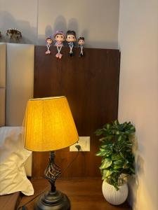 Cozy studio near Pari Chowk & Expo mart