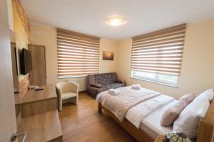 Triple Room with Bathroom room in Guest House Goršič