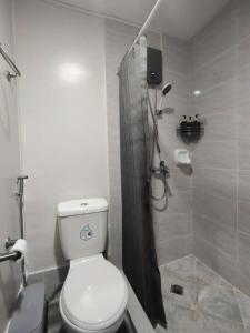 comfy studio type condo near airport