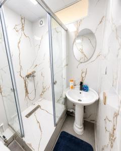 Bright Apartment Just Off Seoul Street in Ulaanbaatar