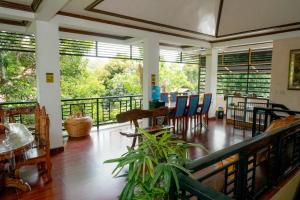 Ysidore Garden Resort