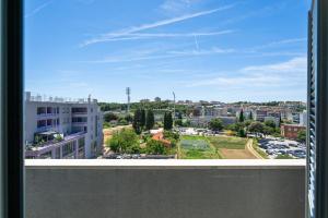 City center apartment with free parking