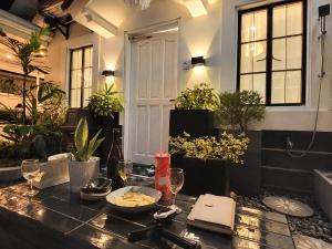 Soak Screen Urban Hideaway