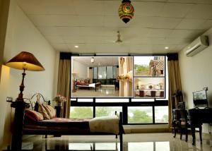 Vikramgarh Lakeview- A Royal Collection
