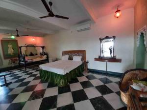 Vikramgarh Lakeview- A Royal Collection