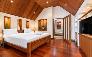 Beachfront Kalim Beach Villa