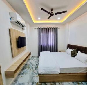 Laxmi Homestay 10 min walk from Kashi Vishwanath temple