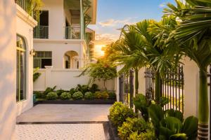 Noska Villa Khem Beach 4BR Private Pool with Elevator