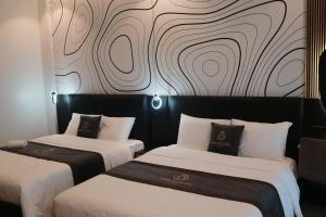 Dragon Hotel
