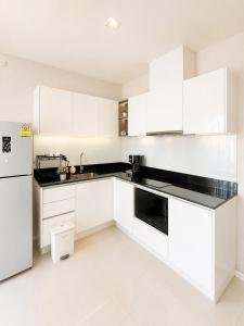 Modern one bedroom, 3 mins to MRT Suthisarn and Ratchadaphisek